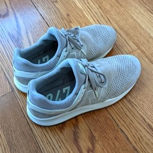 DONATING SOON EUC New Balance Sneakers